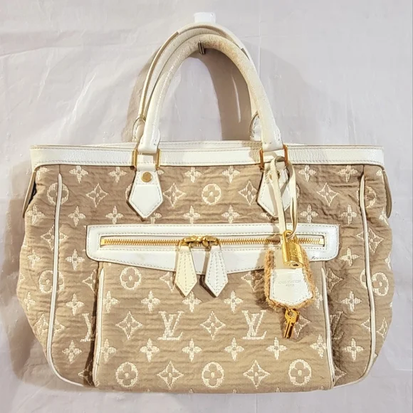 Authentic Louis Vuitton Monogram Blanc Sabbia MM - Picture 1 of 16